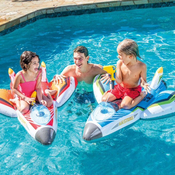 Надувний Акваскутер для катання з водяним пістолетом