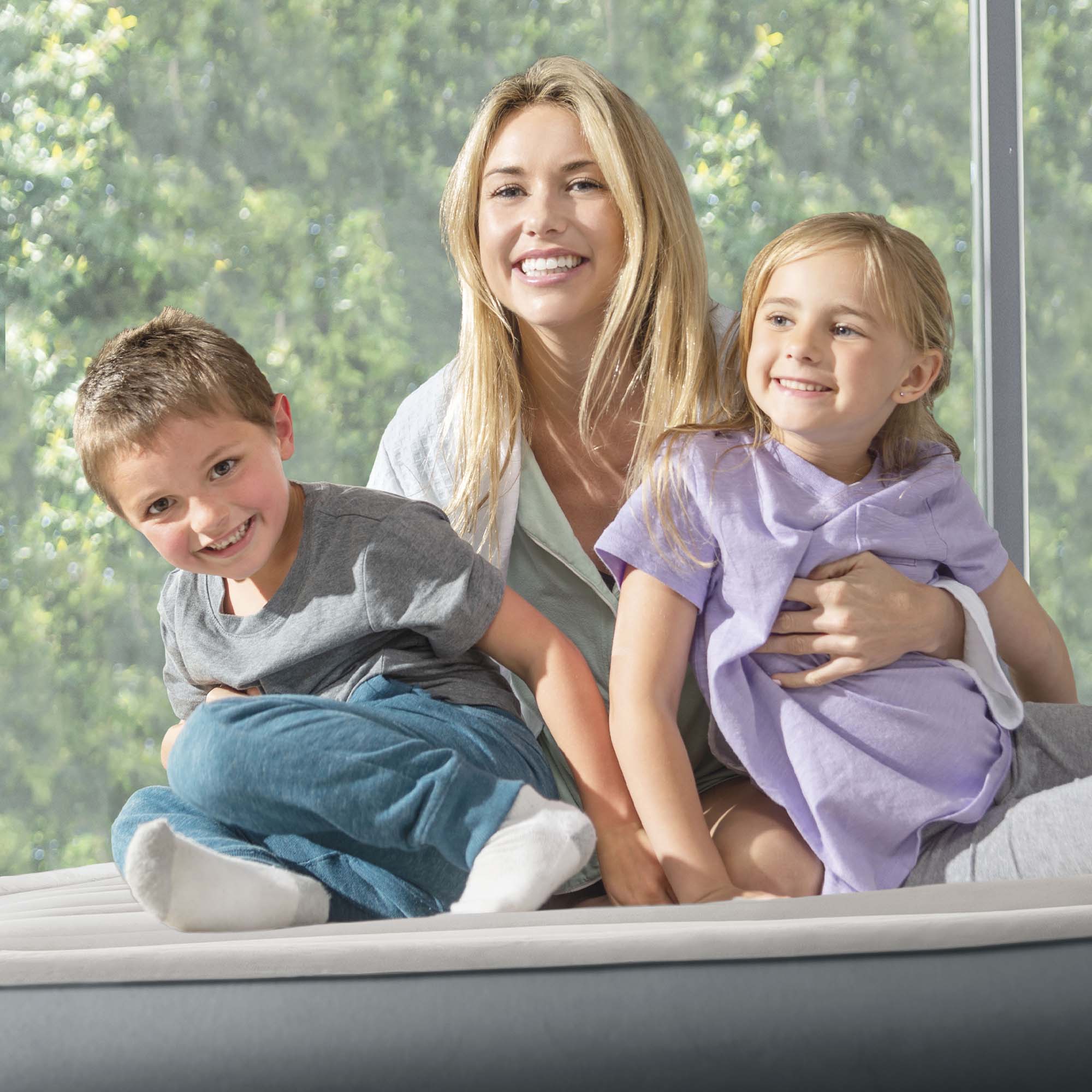 Двуспальная надувная кровать Essential Rest