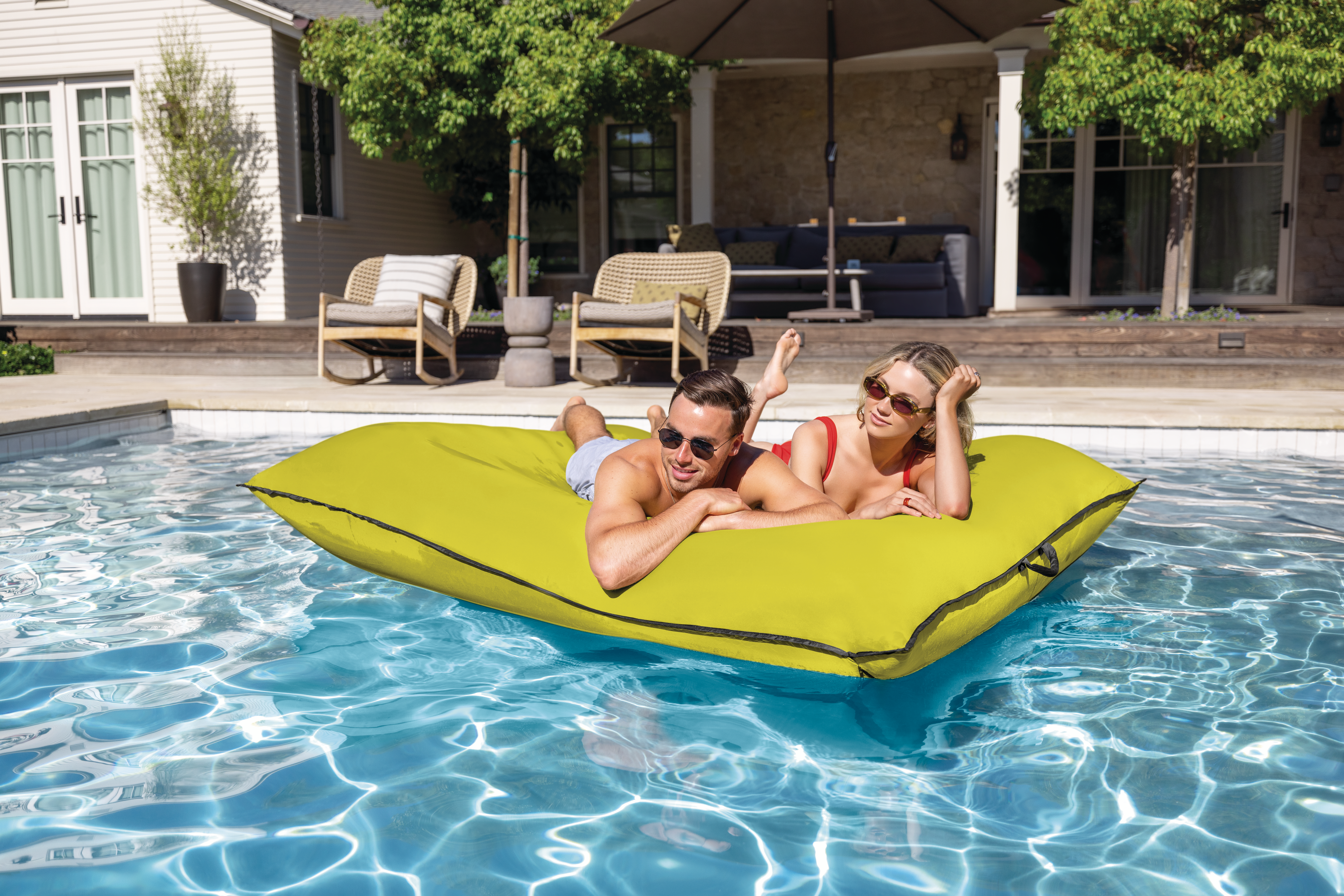 Надувной плот-матрас  Luxe Lounge