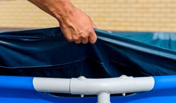 Зимнее покрытие для бассейна: почему стоит его использовать, если вы не собираетесь разбирать свой бассейн INTEX в этом году